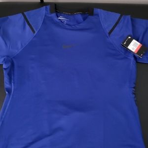 Nike pro aero adapt t shirt